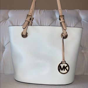 Michael Kors beautiful white bag 100% authentic